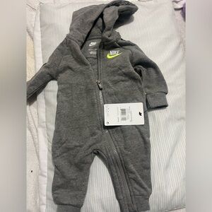 Nike baby sleepers bundle